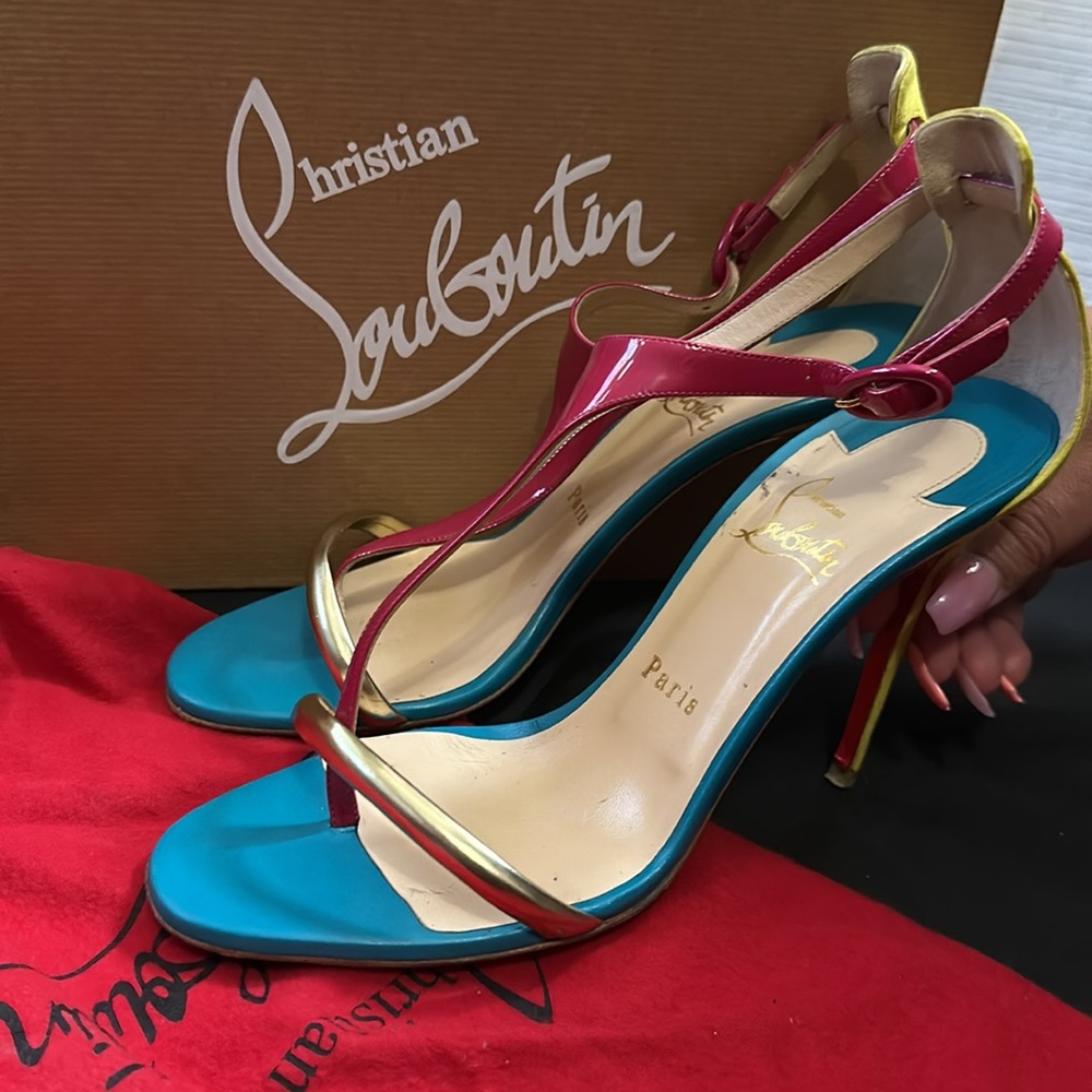 Christian Louboutin Athena Alta - Picture 2 of 10